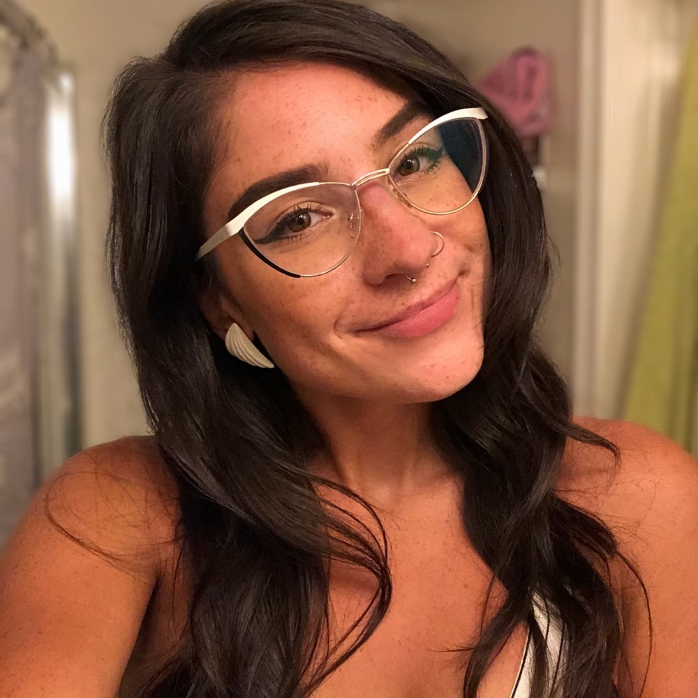 Meet your Posher, Evynne